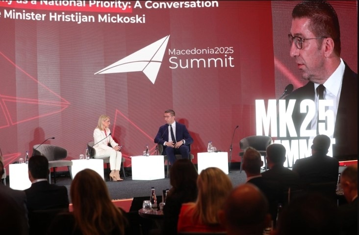 Мицкоски на самитот на „Македонија 2025“: Поврзување на државата за поголем економски раст